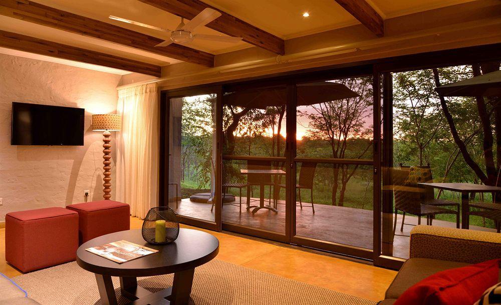 Victoria Falls Safari Suites المظهر الخارجي الصورة