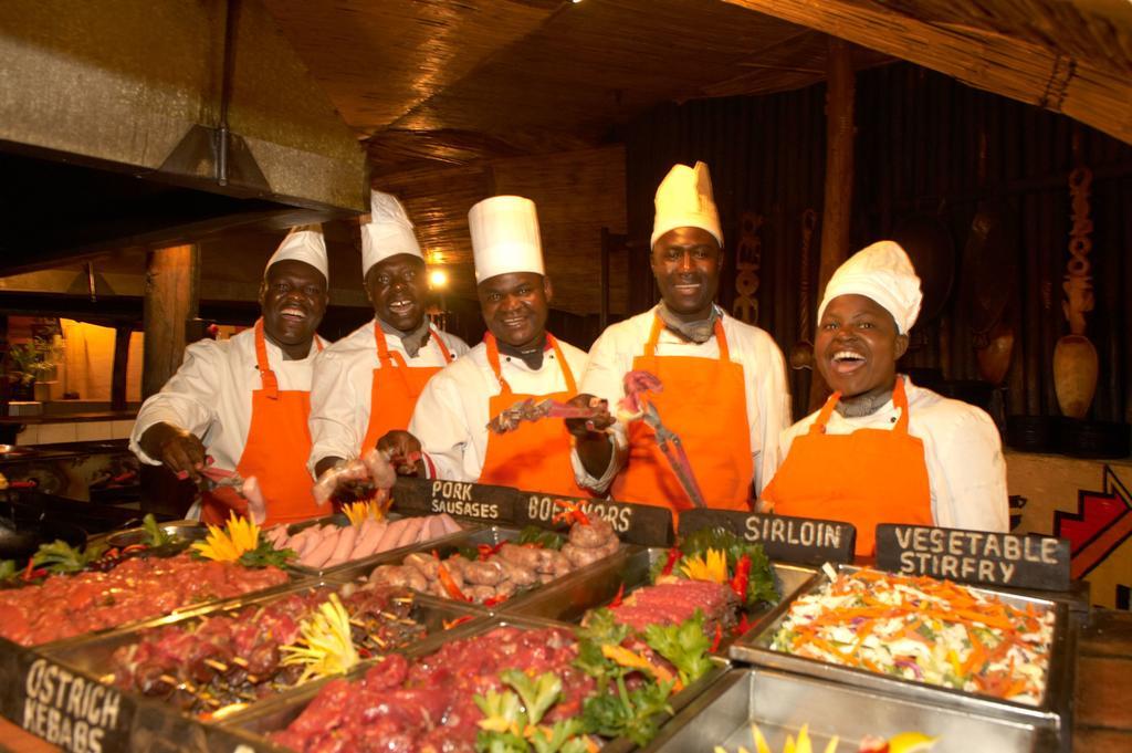 Victoria Falls Safari Suites المظهر الخارجي الصورة