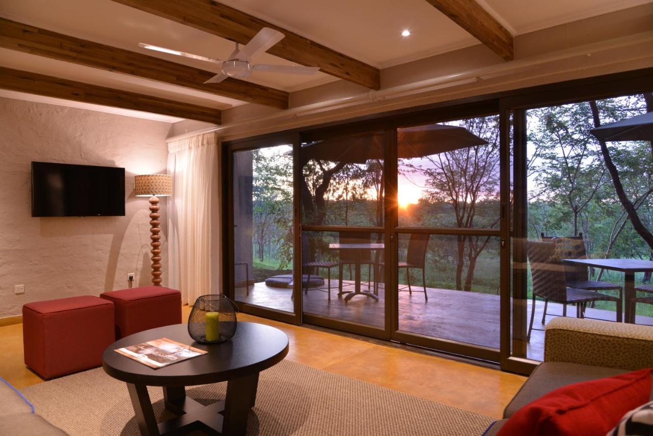 Victoria Falls Safari Suites الغرفة الصورة